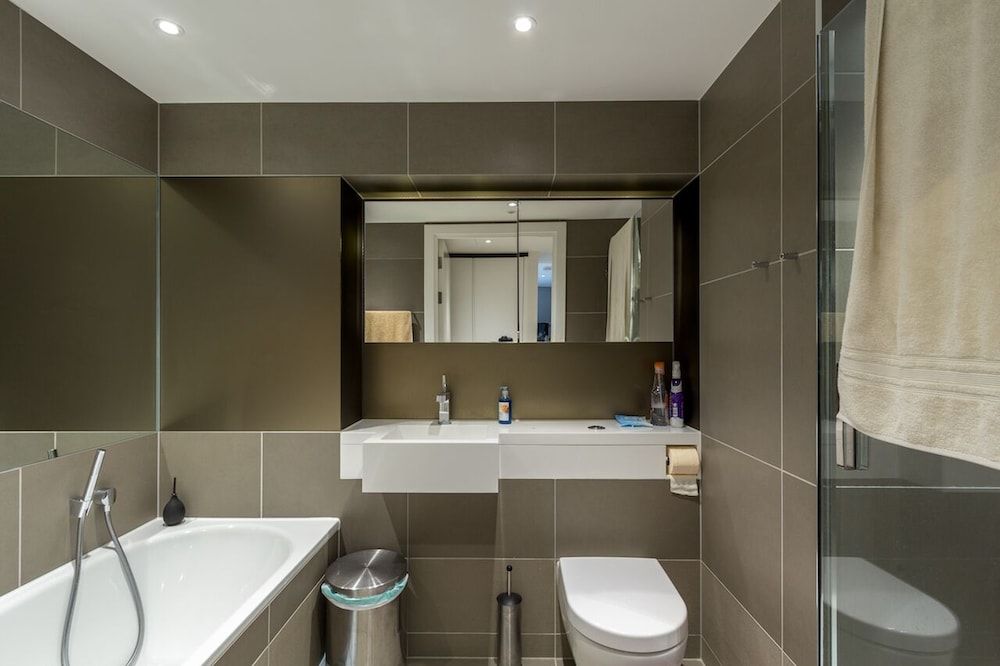 undefined Stylish 2 Bed Flats Near US Embassy 10