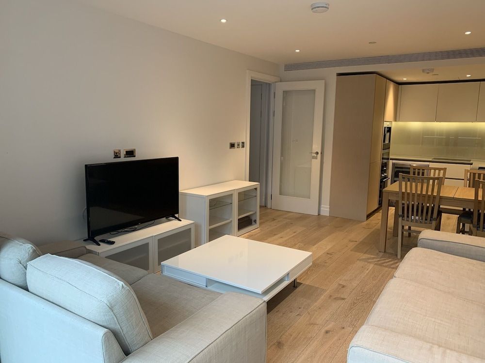 Stylish 2 Bed Flats Near US Embassy Apartment, Ensuite (Vauxhall Properties) 15