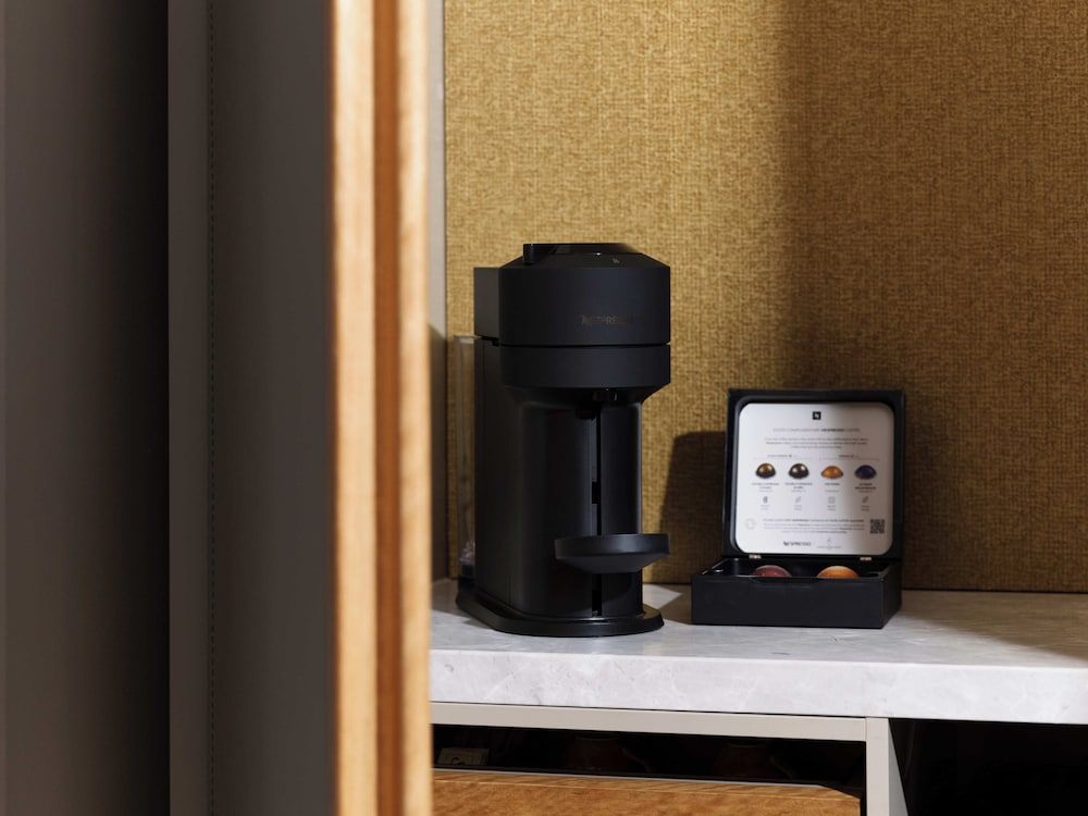 The Porter House Hotel Sydney - MGallery Classic Room, 1 King Bed 10