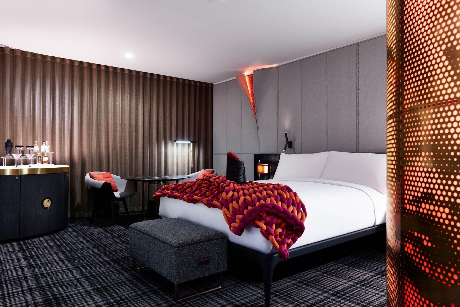 undefined W Melbourne 8