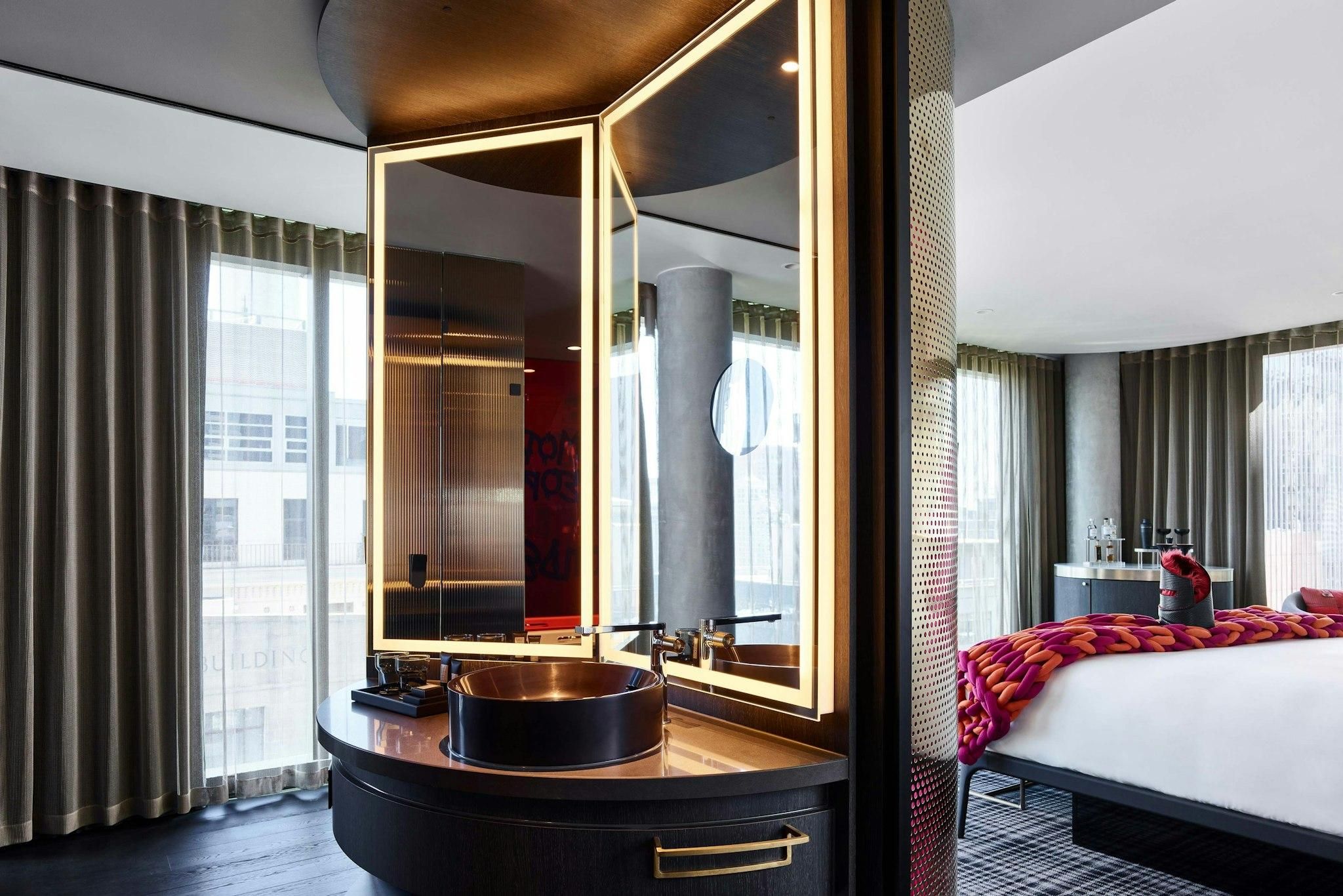 undefined W Melbourne 10