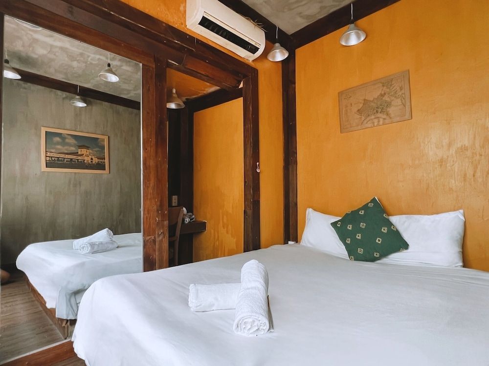 undefined Nha Saigon 10