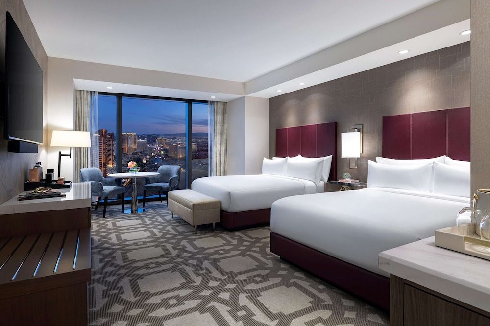 Room, 2 Queen Beds, Mobility Accessible, City View (Roll-in Shower)