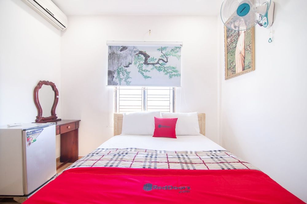 undefined RedDoorz @ Saigon Train Station 9