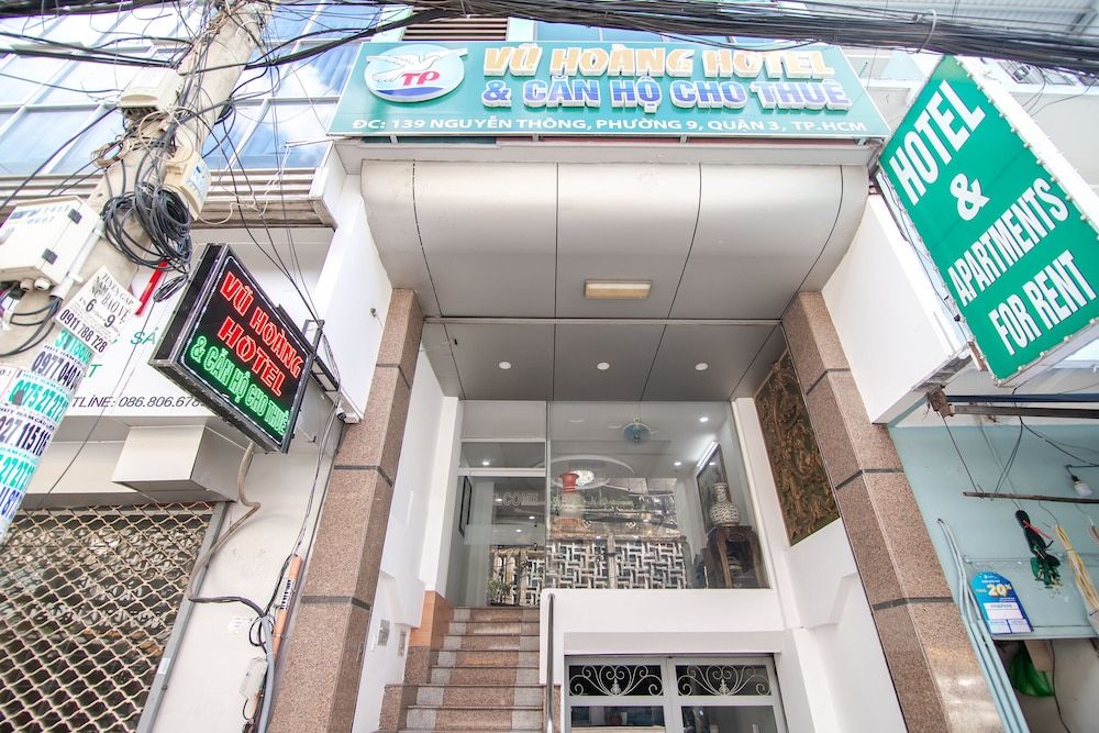 undefined RedDoorz @ Saigon Train Station