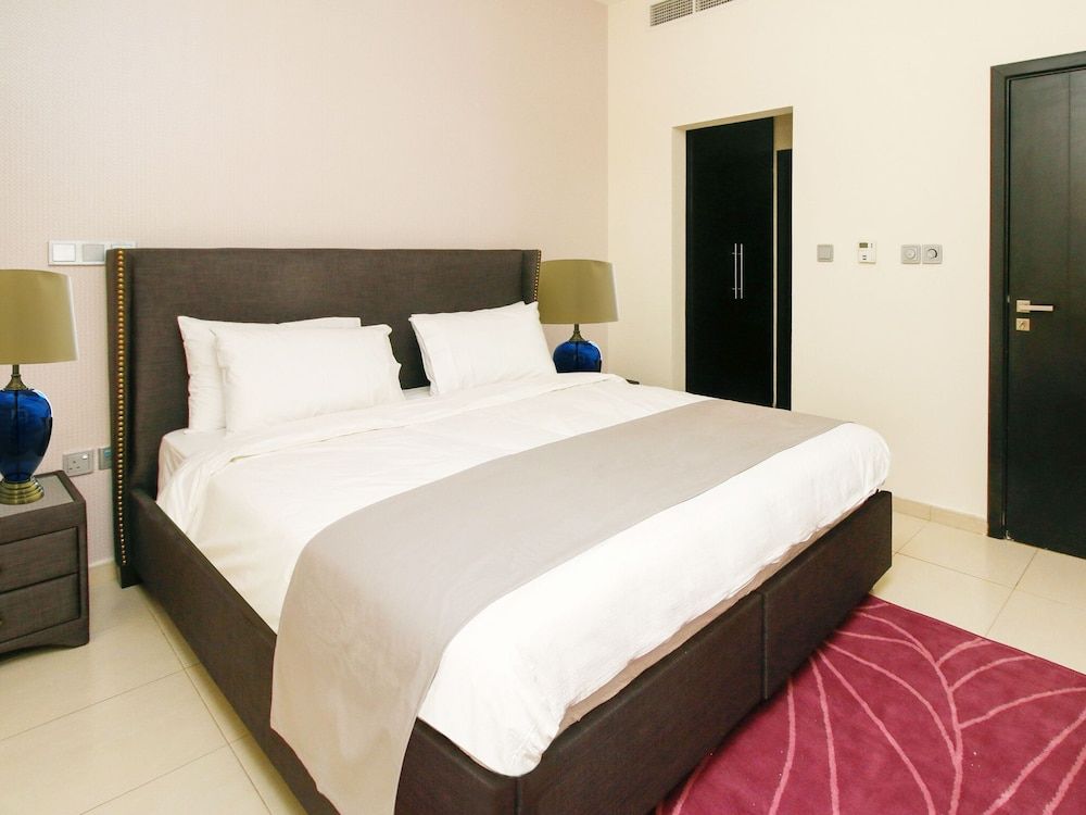 undefined R&H Skyview Tower 6