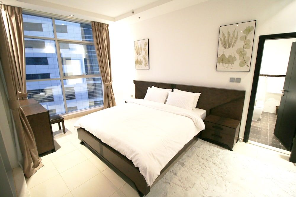 undefined R&H Skyview Tower 2