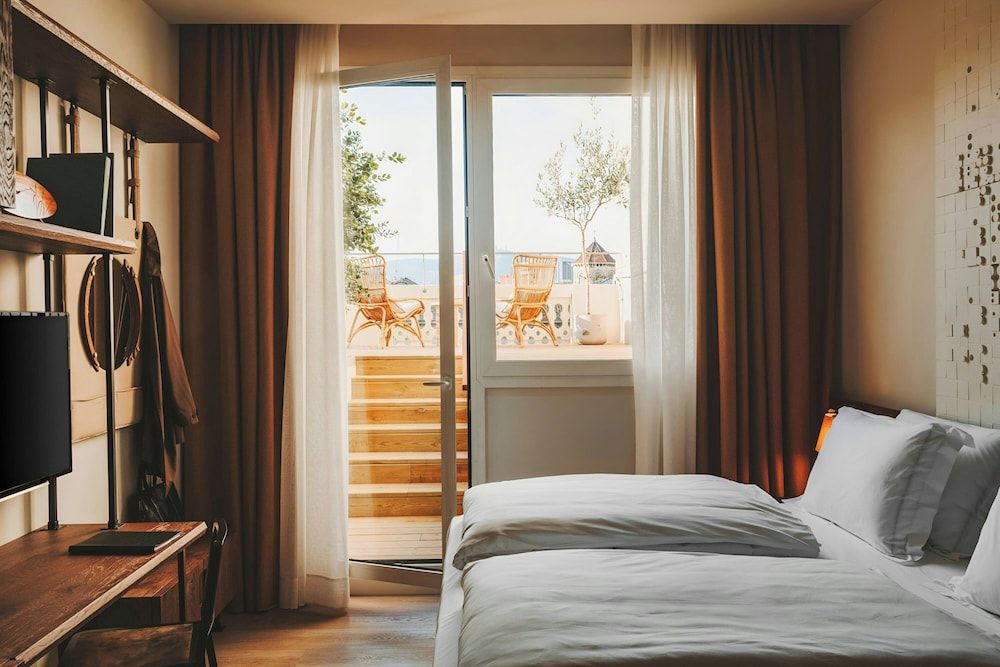 undefined Casa Luz Hotel Plaça Universitat, Sonder by Marriott Bonvoy 4