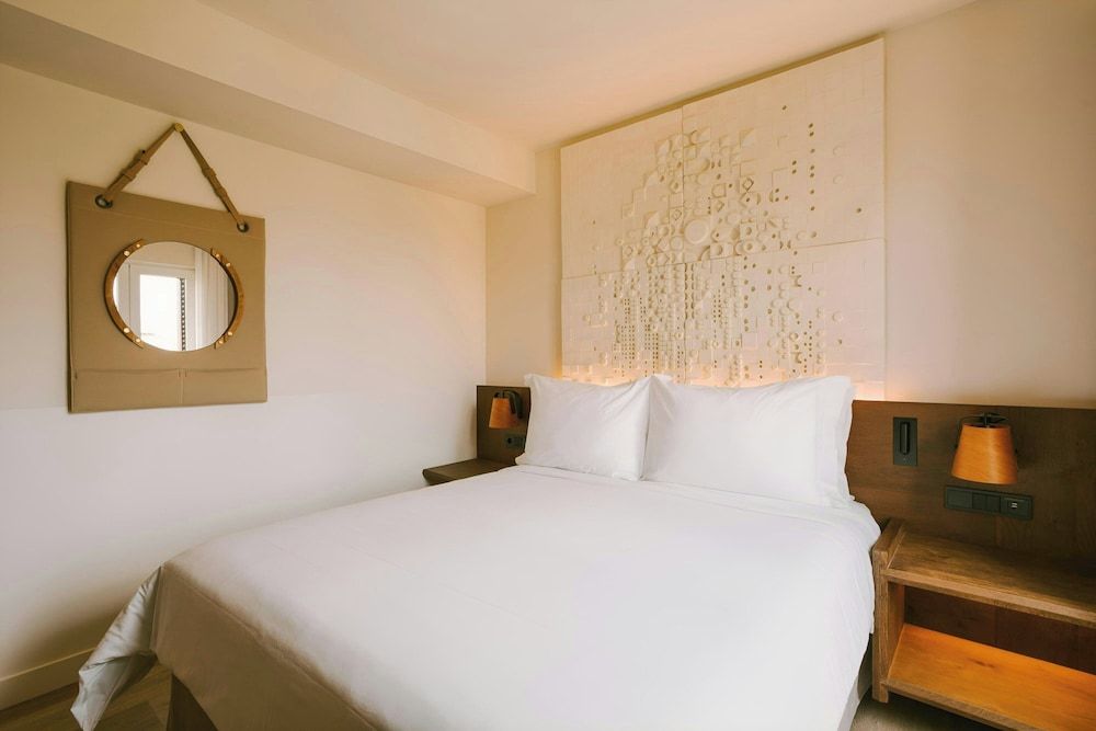Room, 1 Queen Bed, Non Smoking, Balcony (View)