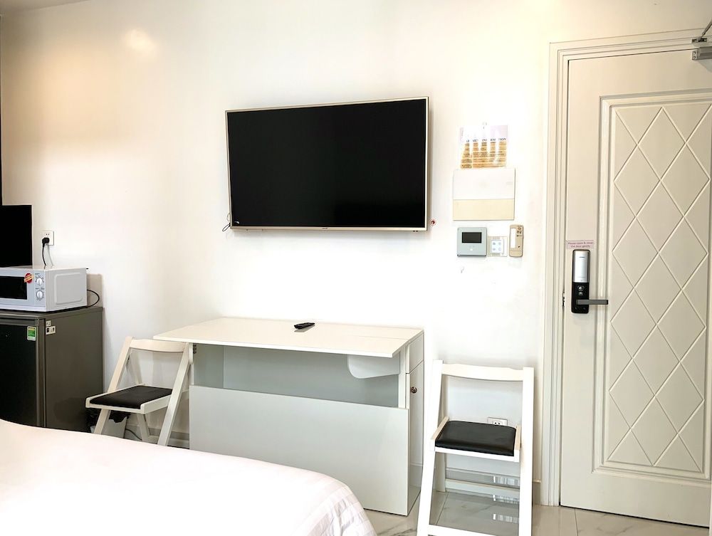 K Building Deluxe Studio 4