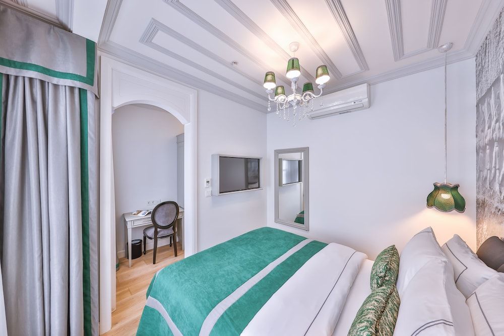 undefined 9 Doors Hotel 4