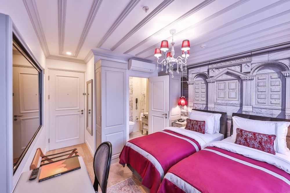 9 Doors Hotel Superior Room 4