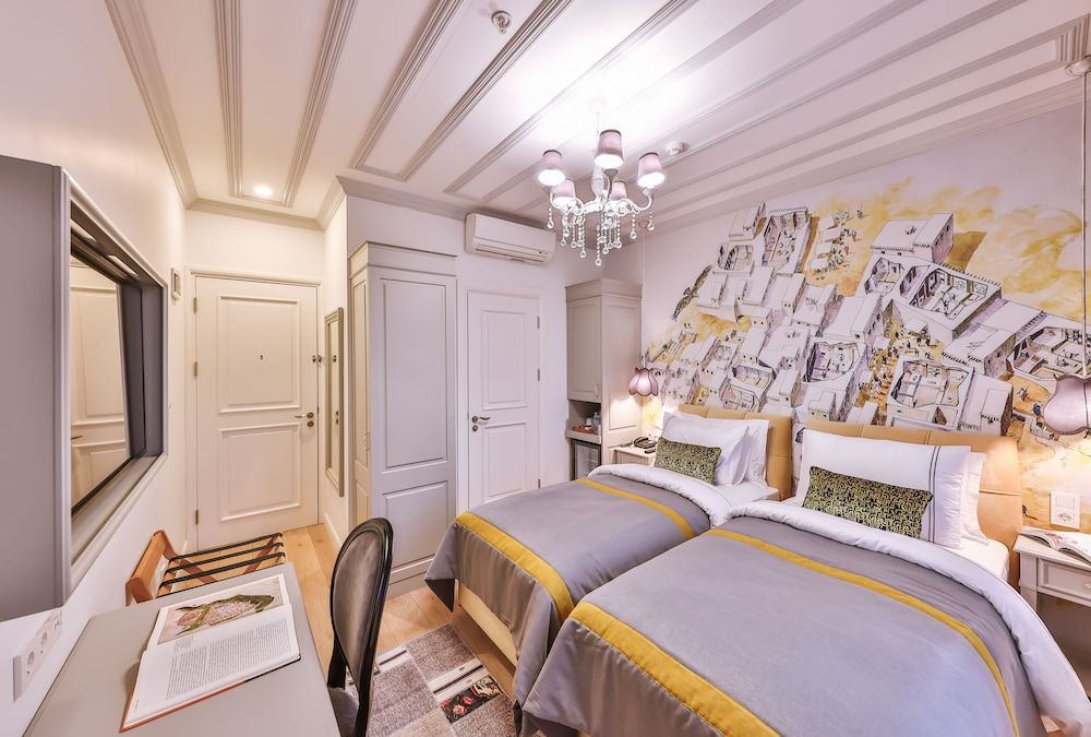 9 Doors Hotel Superior Room 8