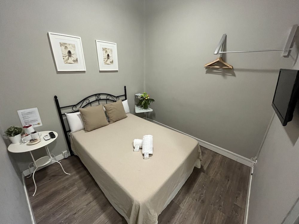 undefined El HostALL 5