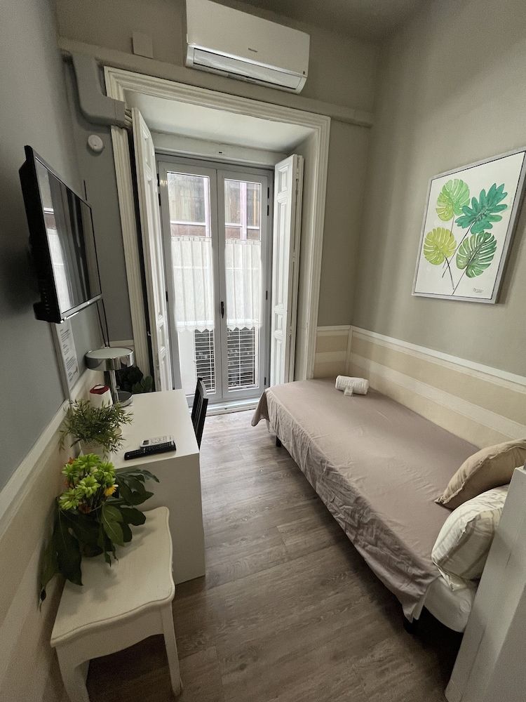 undefined El HostALL 3