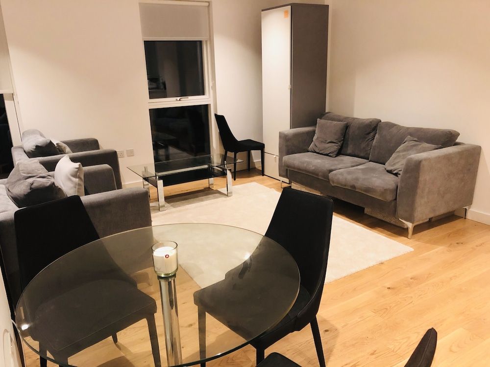Luxury 2 Bed 2 Bath Apartments next to kings cross Apartment 10