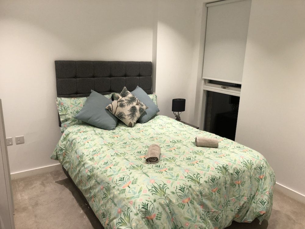 undefined Luxury 2 Bed 2 Bath Apartments next to kings cross 8