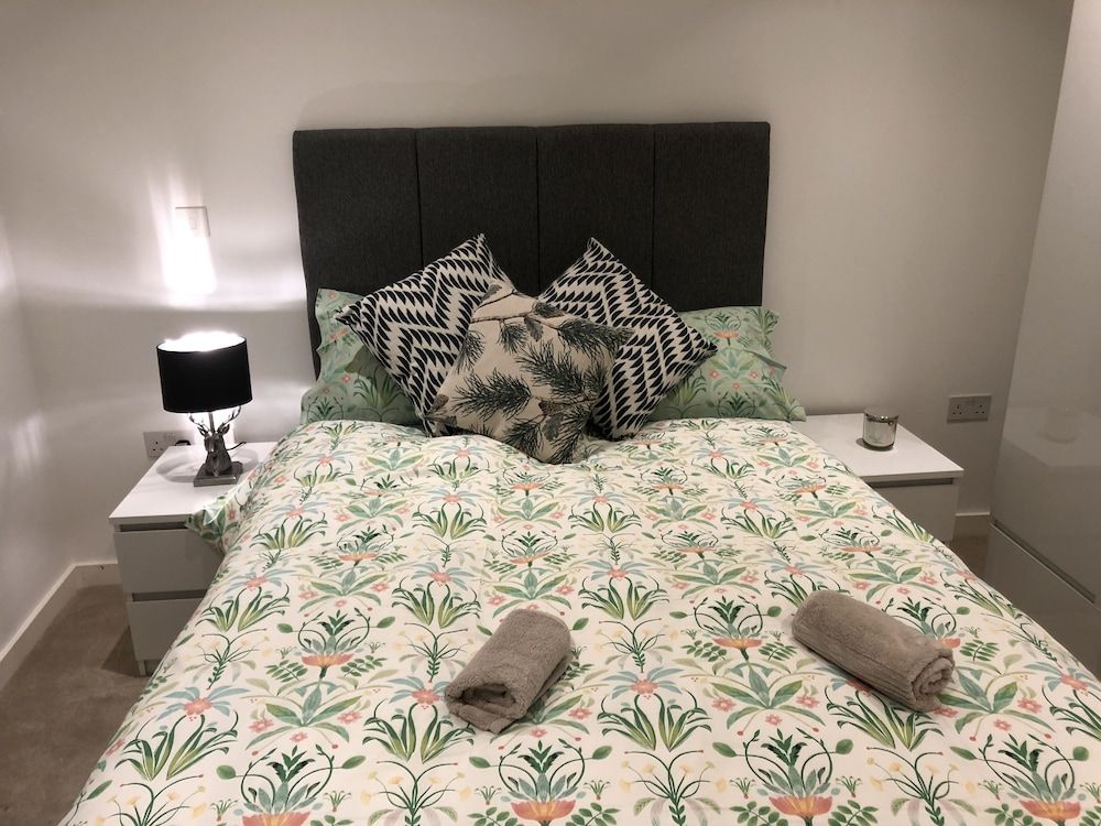 undefined Luxury 2 Bed 2 Bath Apartments next to kings cross 6