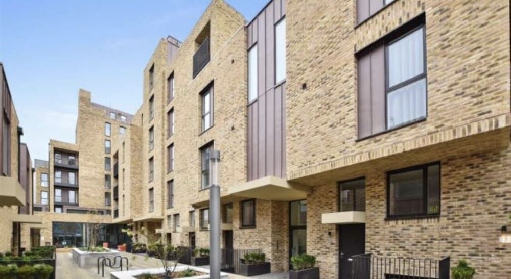 undefined Luxury 2 Bed 2 Bath Apartments next to kings cross 3
