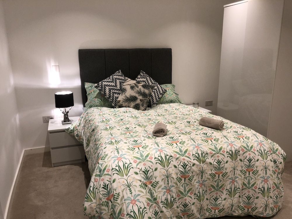 undefined Luxury 2 Bed 2 Bath Apartments next to kings cross 5