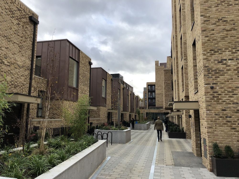 undefined Luxury 2 Bed 2 Bath Apartments next to kings cross 2