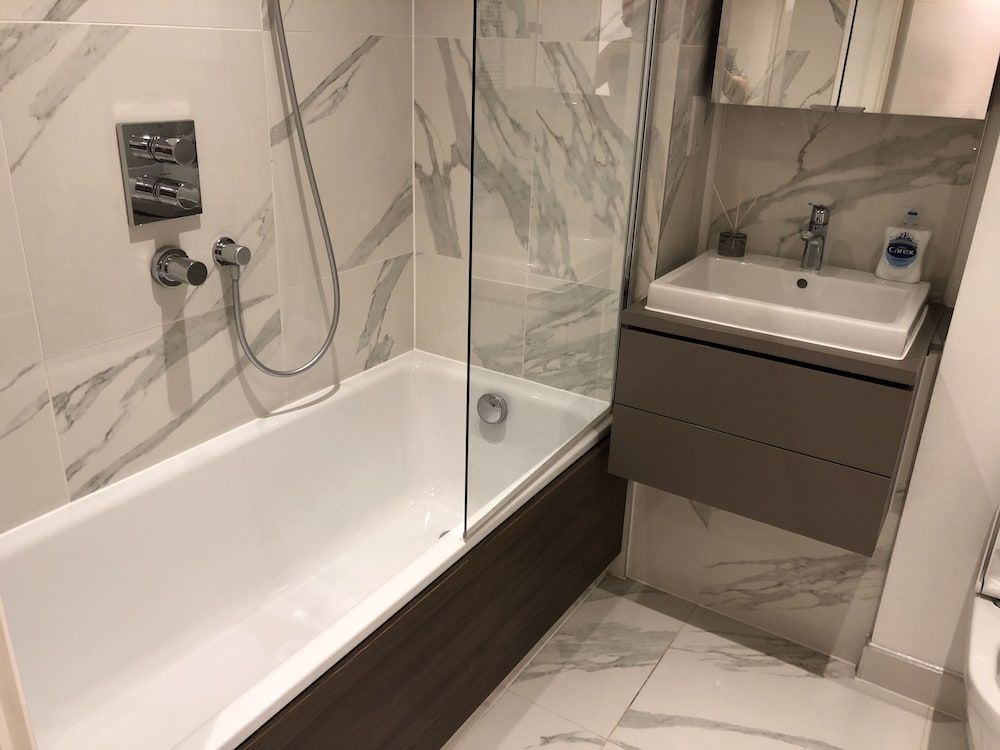 Luxury 2 Bed 2 Bath Apartments next to kings cross Apartment 14