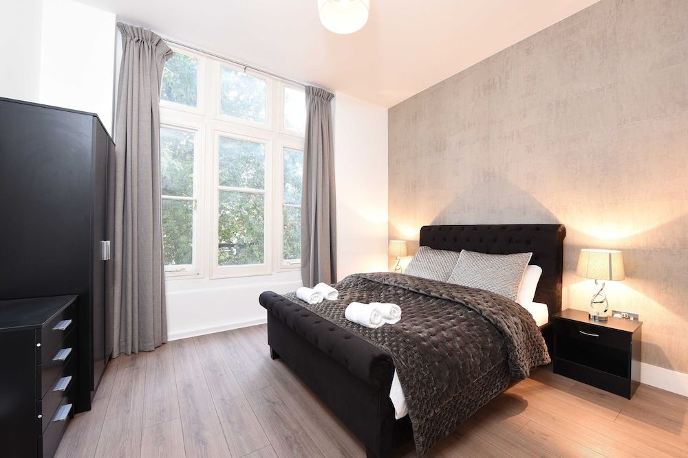 undefined Spacious & Modern 2 Bed Apartment at Knightsbridge London 10