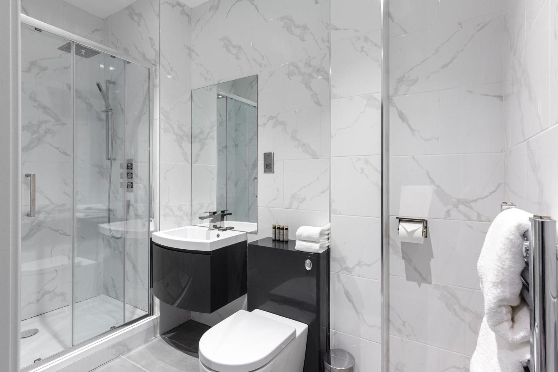 undefined Aptel East 8