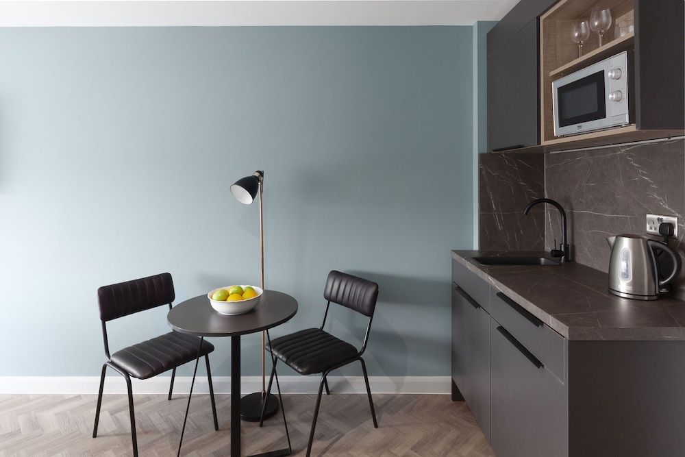 undefined Aptel East 7