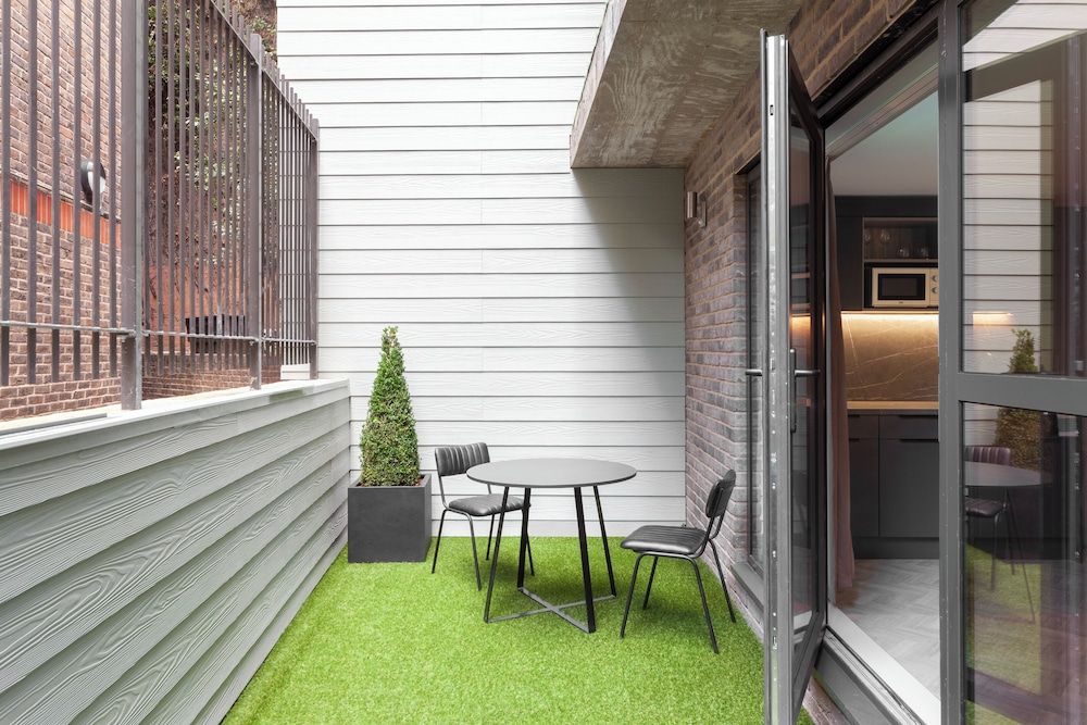 undefined Aptel East 4