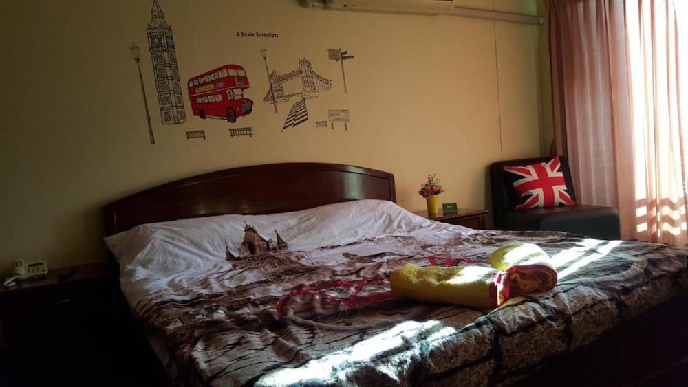 undefined Merit Mansion 6