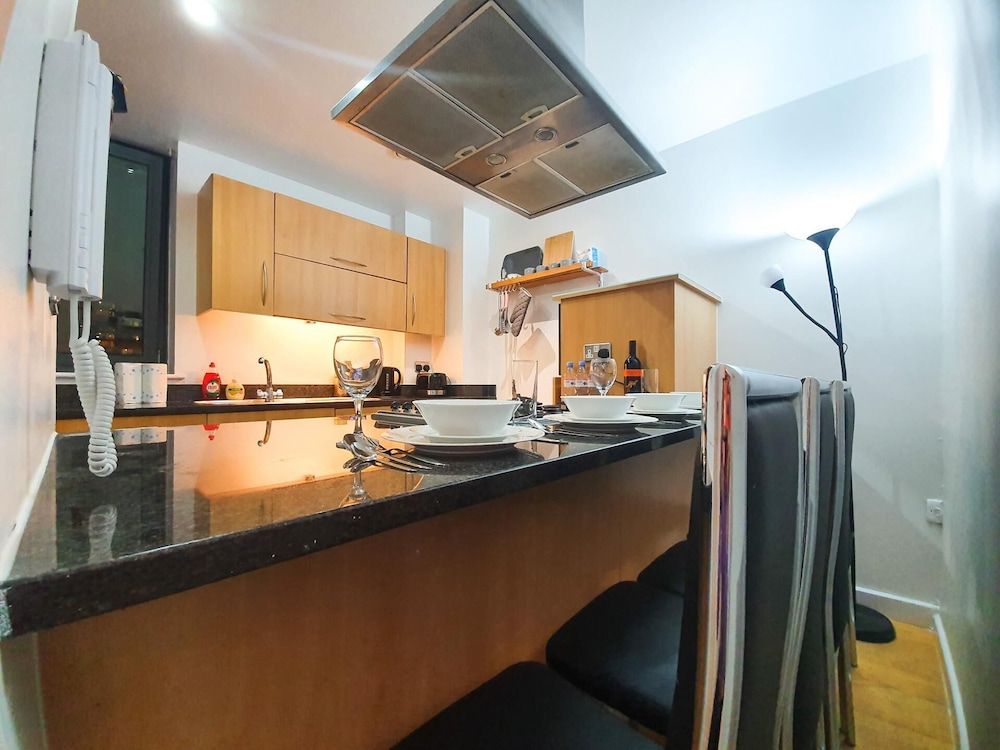 undefined Livestay 3 Bed Apt on 8th Floor With Amazing Views 6