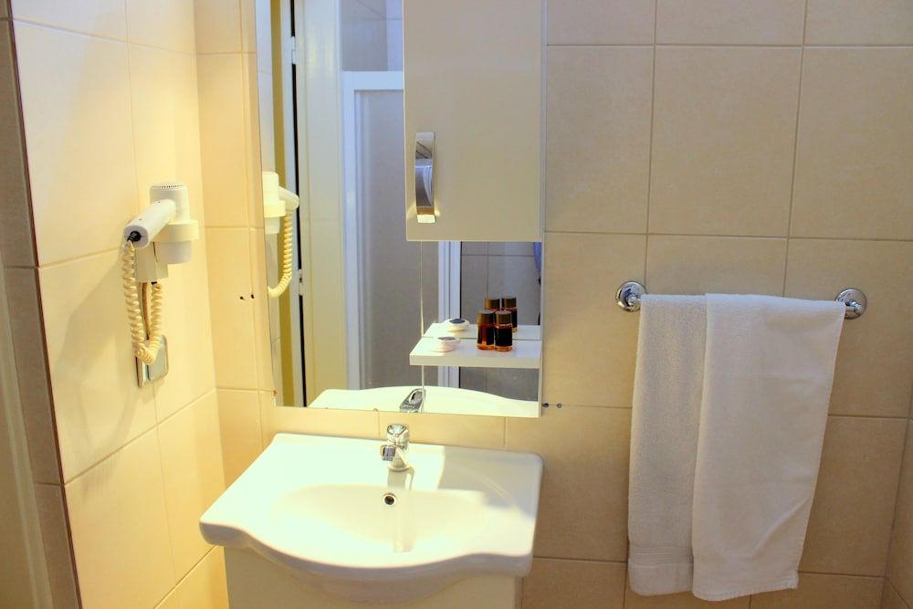 Yaztur Hotel Deluxe Double or Twin Room 9
