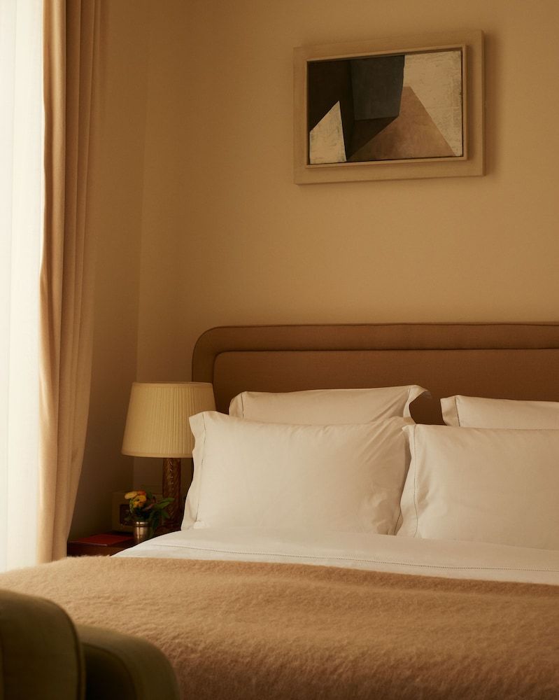 Hôtel Château Voltaire Deluxe Double Room 3