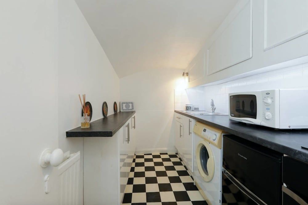 undefined JOIVY 2 bed Flat by Maida Vale Tube & Shops 10
