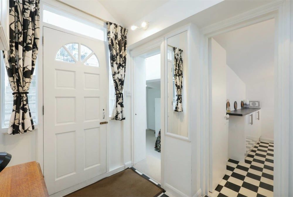 undefined JOIVY 2 bed Flat by Maida Vale Tube & Shops 9