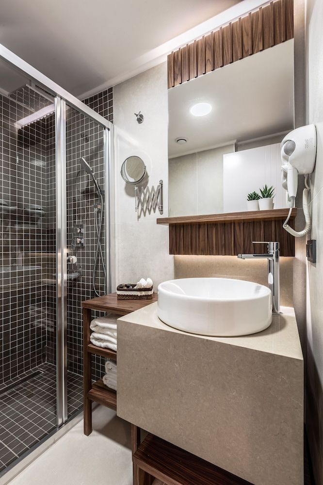 Sherry Suites Karaköy Economy Double Room 6