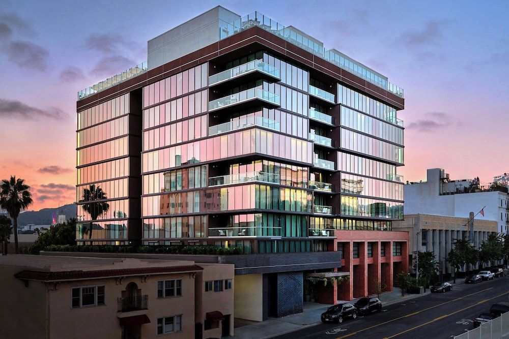 undefined The Hollywood Grande, Autograph Collection 2