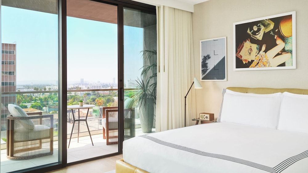 Room, 1 King Bed, City View (Balcony)