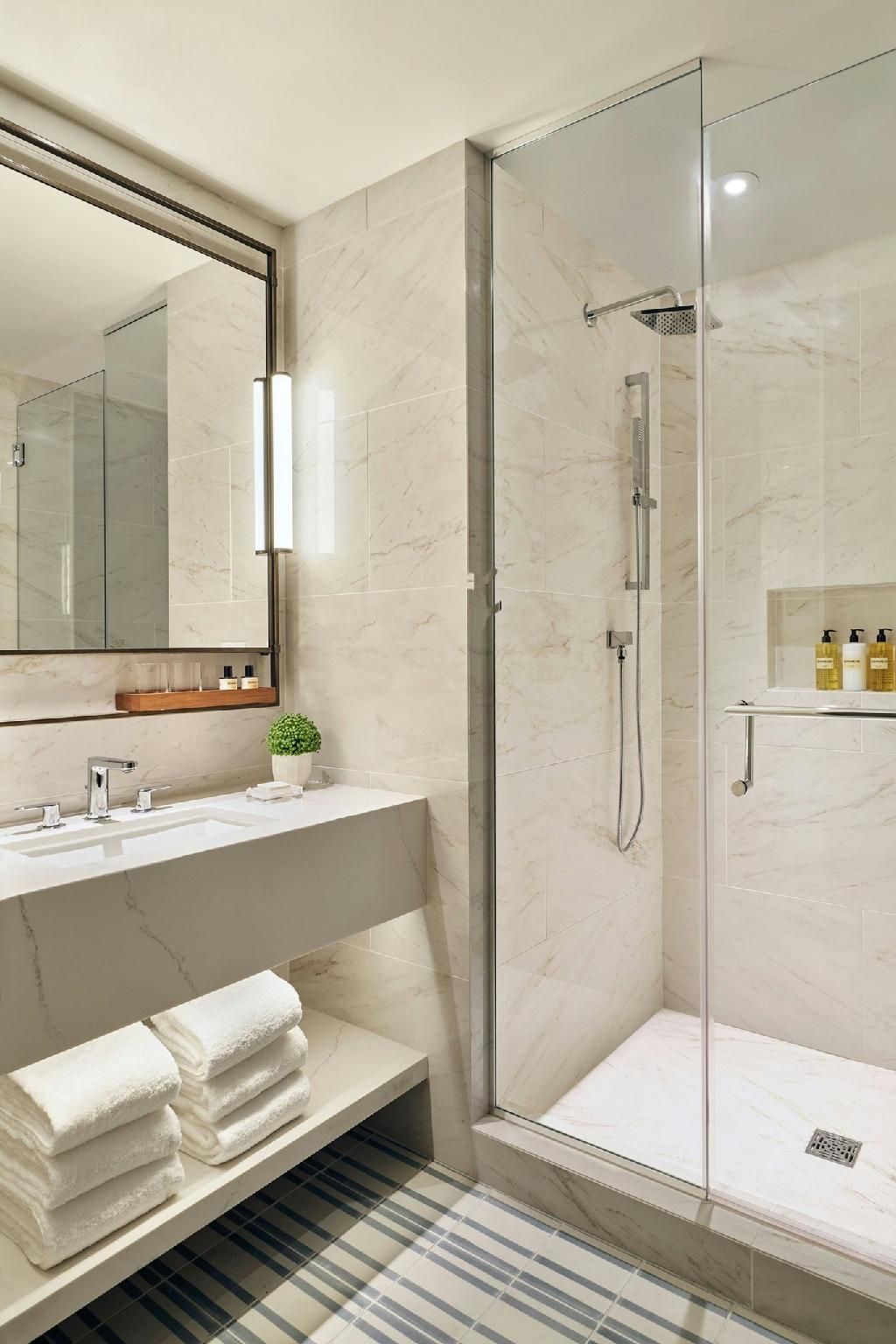 Studio Suite, 1 King, Balcony