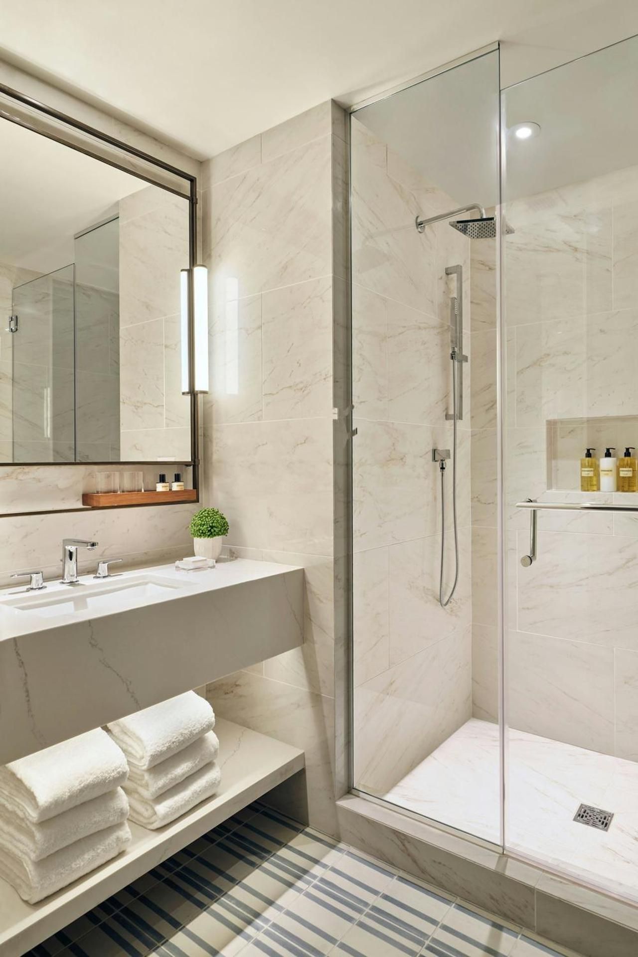 Queen Room - Hearing Accessible