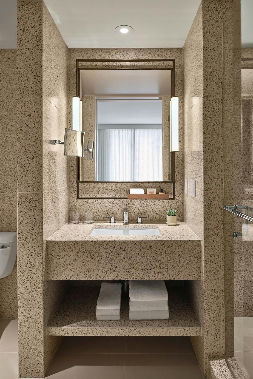 Two Queen Atrium View, Guest room, 2 Queen