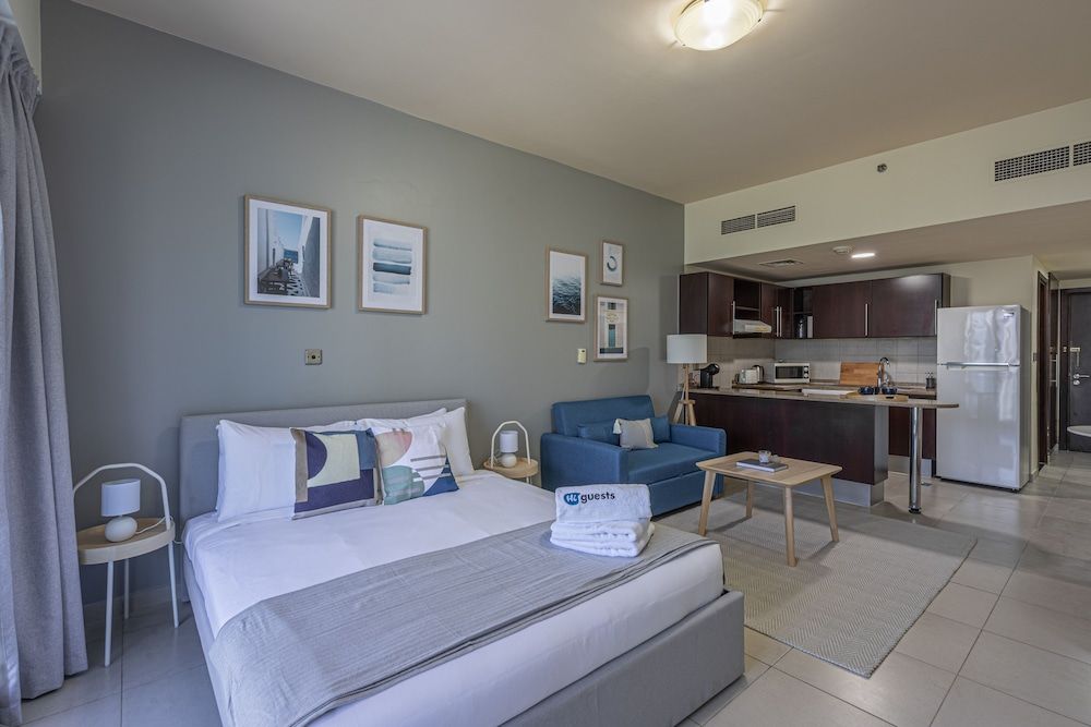 undefined HiGuests - Arch Tower 9