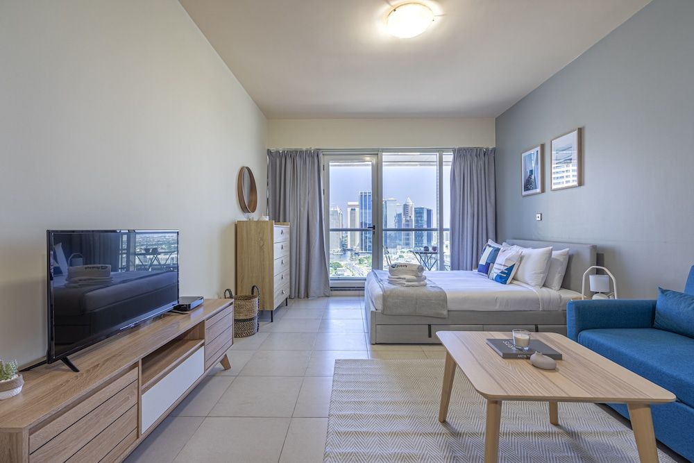 undefined HiGuests - Arch Tower