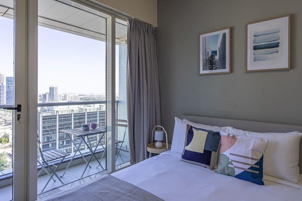 undefined HiGuests - Arch Tower 8