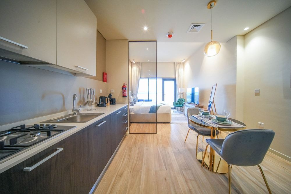 JVC Studio park view fully equipped - 360 vacation Premium Studio, 1 King Bed 9