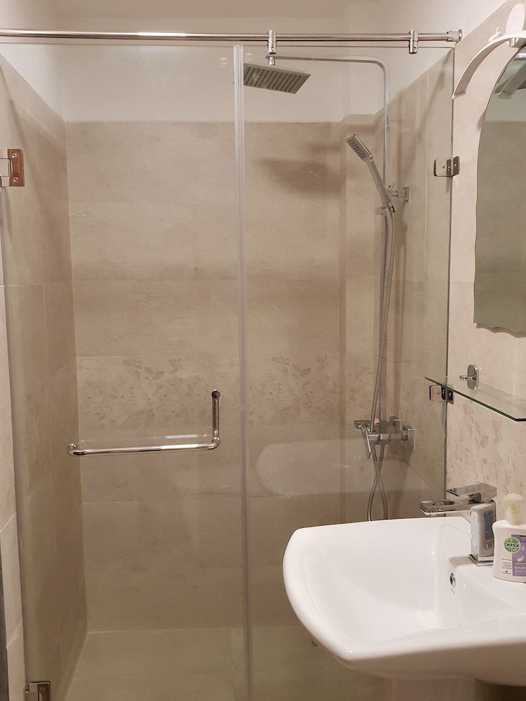 Trellis Apartment Deluxe Double Room 4