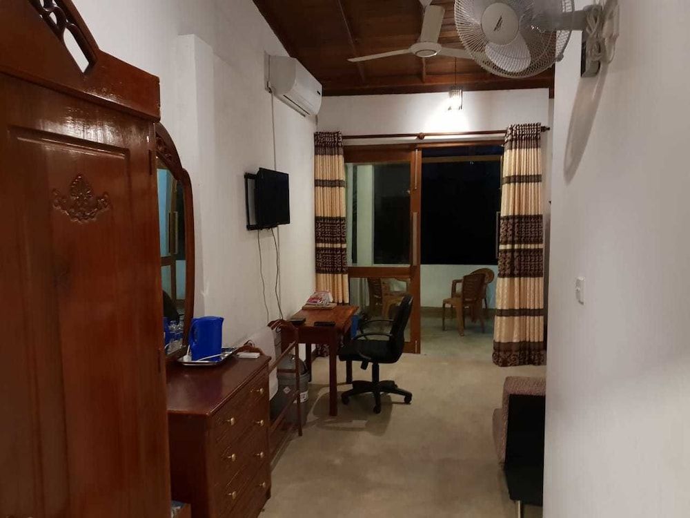 Trellis Apartment Quadruple Suite 13