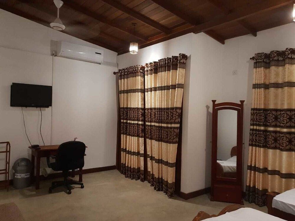 Trellis Apartment Quadruple Suite 12