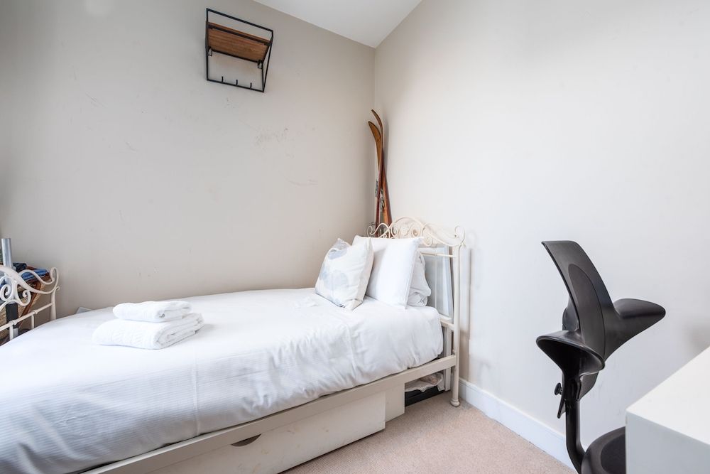 undefined Supreme Hampstead Home Next to Hampstead Heath by Underthedoormat 4